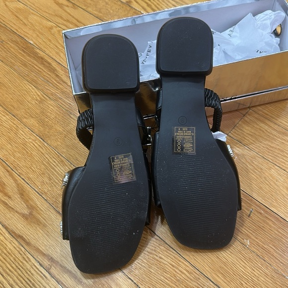 New Azaelea Wang studded sandals size 9 - Picture 4 of 4